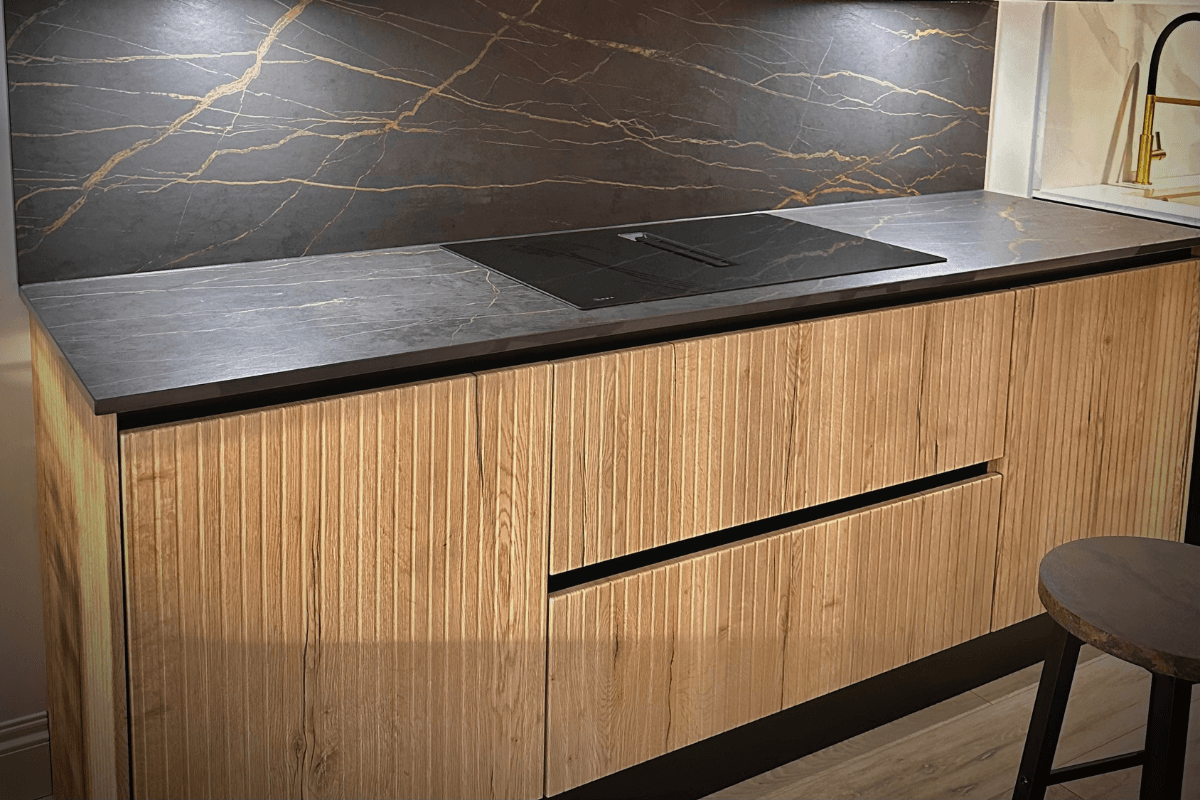 Cleveland Vinyl grooved door